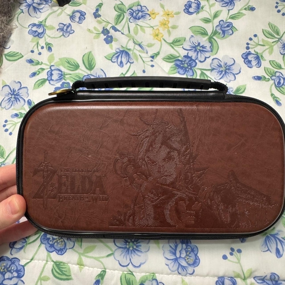 Nintendo Switch The Legend of Zelda Breath of the Wild Carrying Case Travel Case